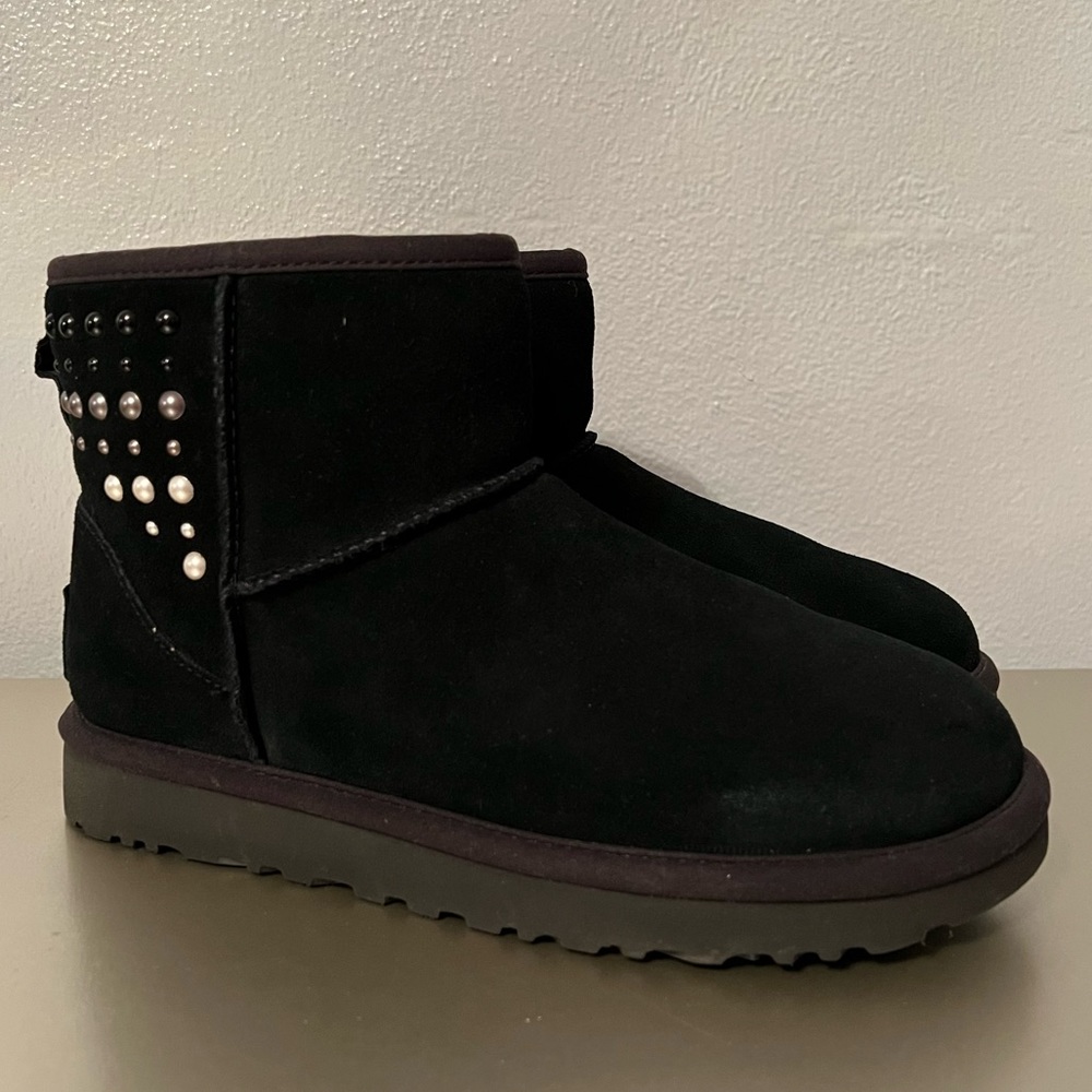 UGG classic mini pearl black boots